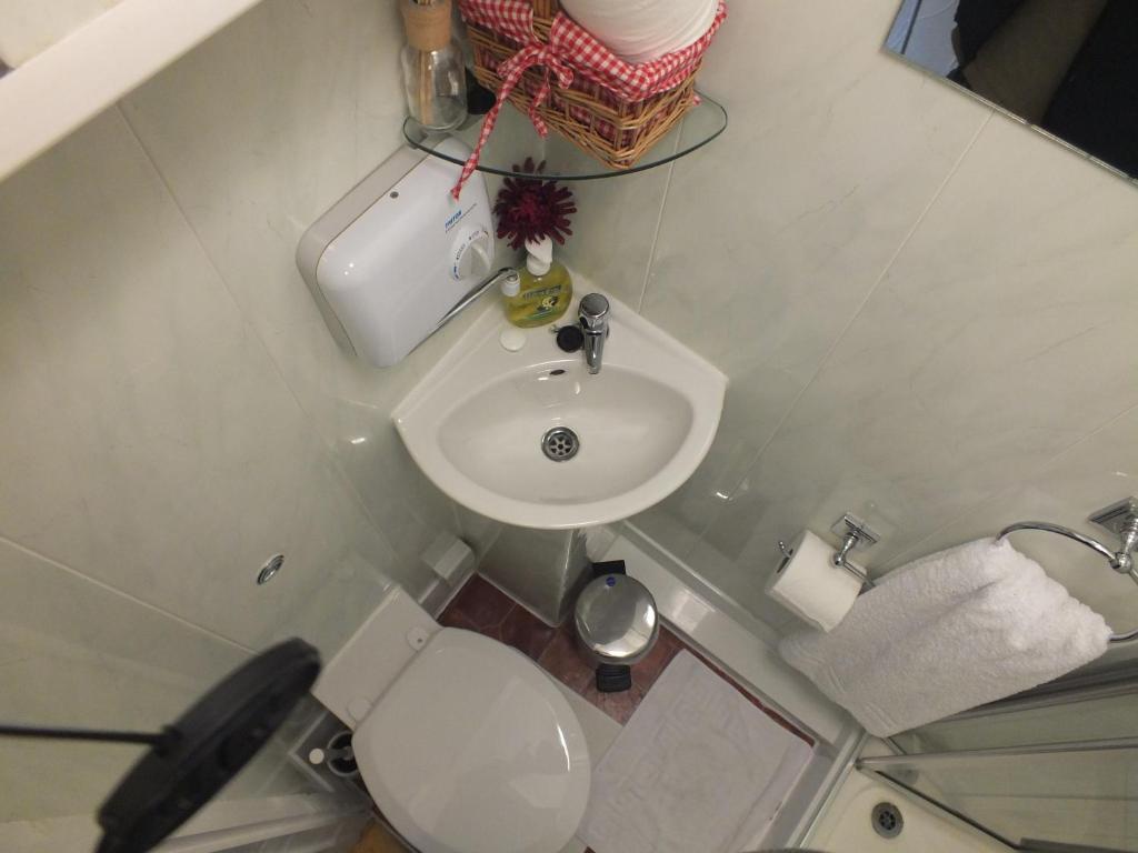 Leonardos Guest House Swansea Szoba fotó