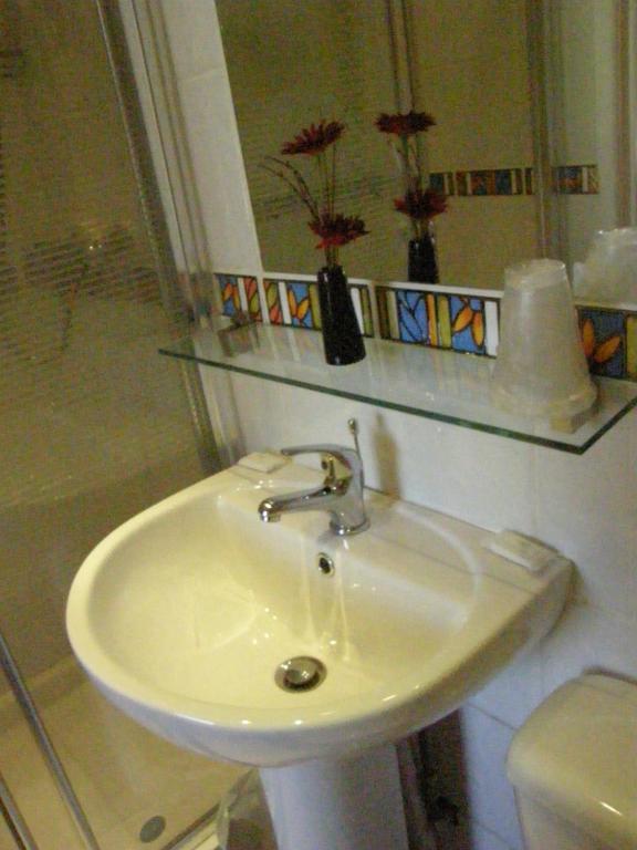 Leonardos Guest House Swansea Szoba fotó